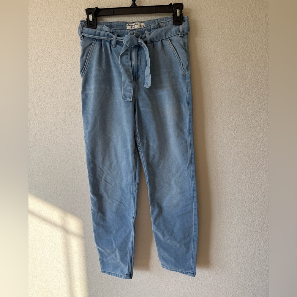 Abercrombie Kids High Rise Girlfriend Jeans Light Wash Tie Waist Size 13/14